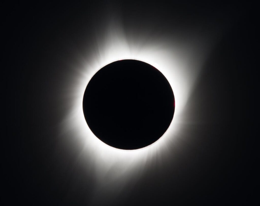 Total Solar Eclipses May Soon Last 48 Minutes, Scientists Say 1752199097 0x0.jpg