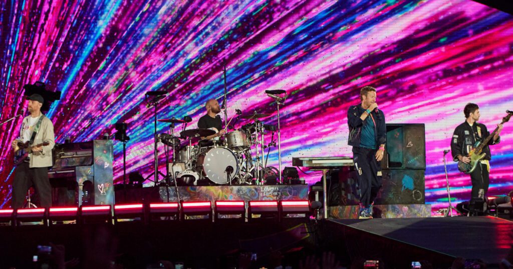 Coldplay kiss cam catches couple ‘having an affair’ at concert, lead singer Chris Martin jokes 250717 coldplay ew 1238p 7b5a5c.jpg