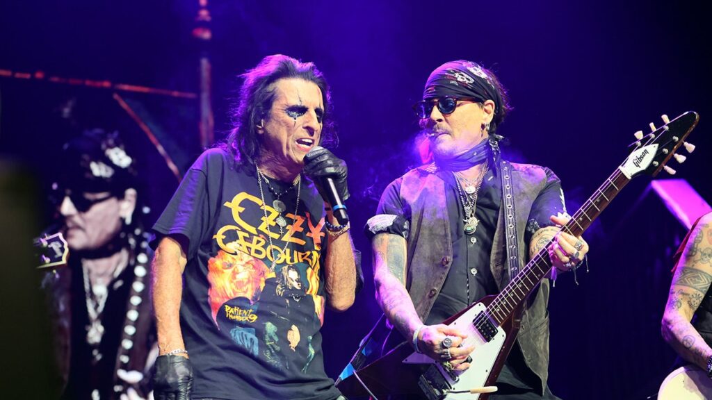 Alice cooper johnny depp performing.jpg