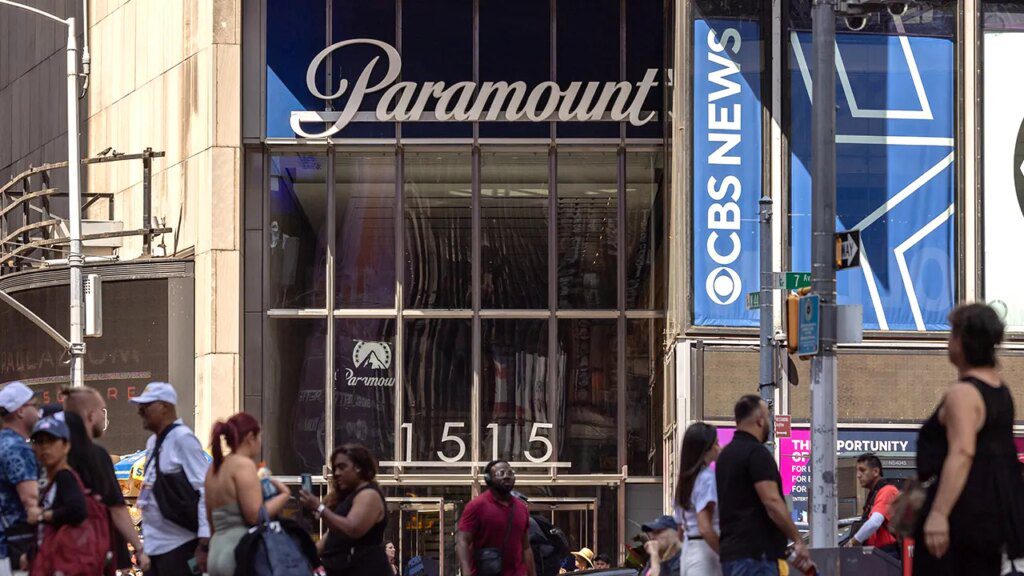 Paramount cbs building.jpg