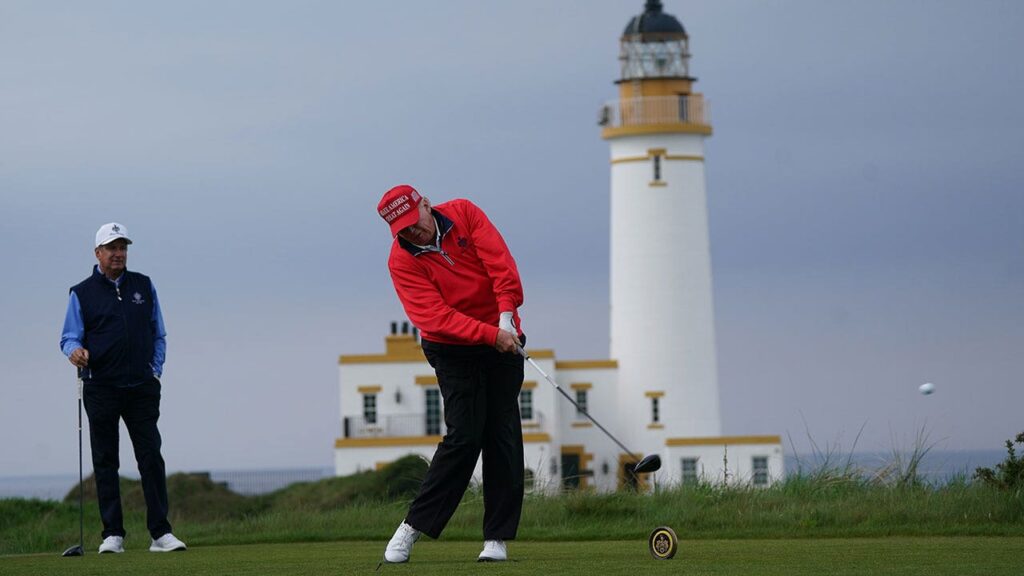 Trump plays golf in scotland.jpg