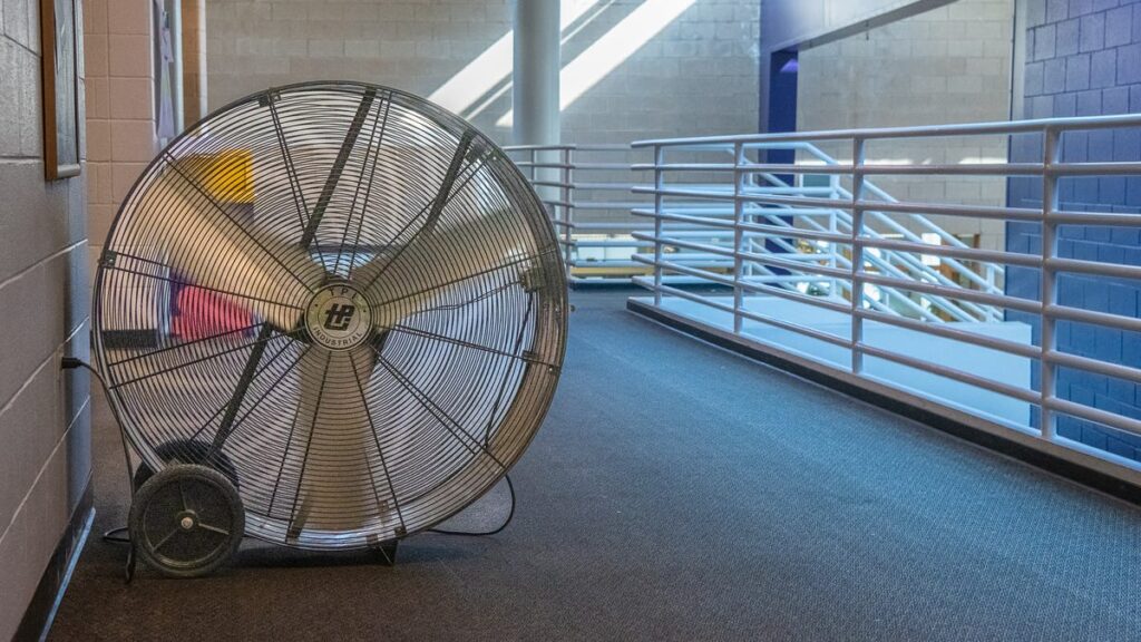 70982159007 ftc 09262023 hot classrooms no ac 07.jpg