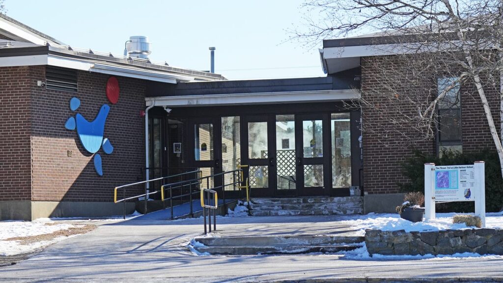 78000040007 12825 little harbour 1.jpg