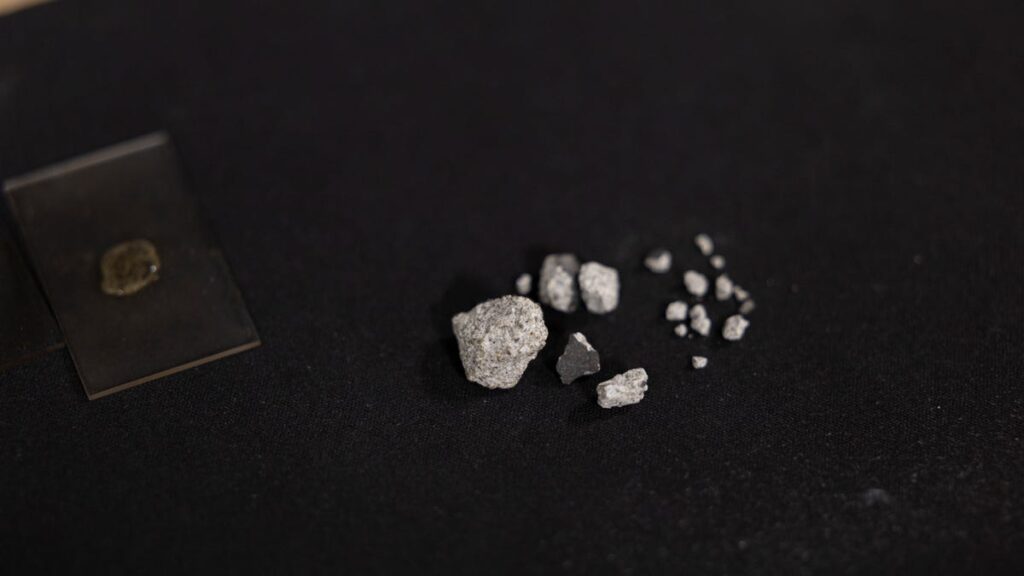 Fireball that crashed into Georgia home is older than Earth 85615754007 uga meteorite closeup 3.jpg