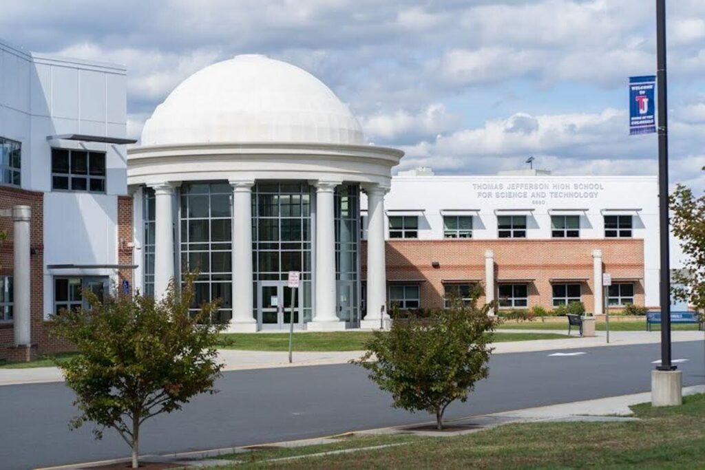 Several schools in the DC area make US News & World Report best high schools list Dsc06607.jpg