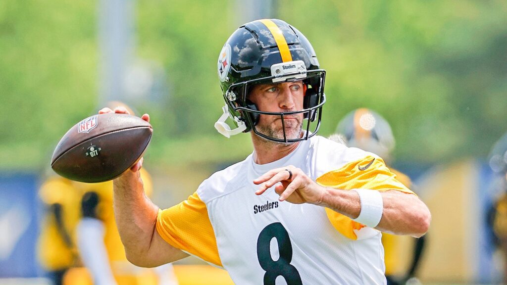 Aaron rodgers helmet.jpg