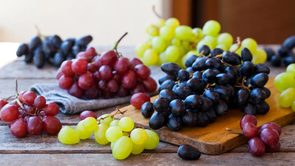 This common fruit has over 1,600 compounds that boost brain, heart, and gut health Assortment of fresh grapes.webp.webp