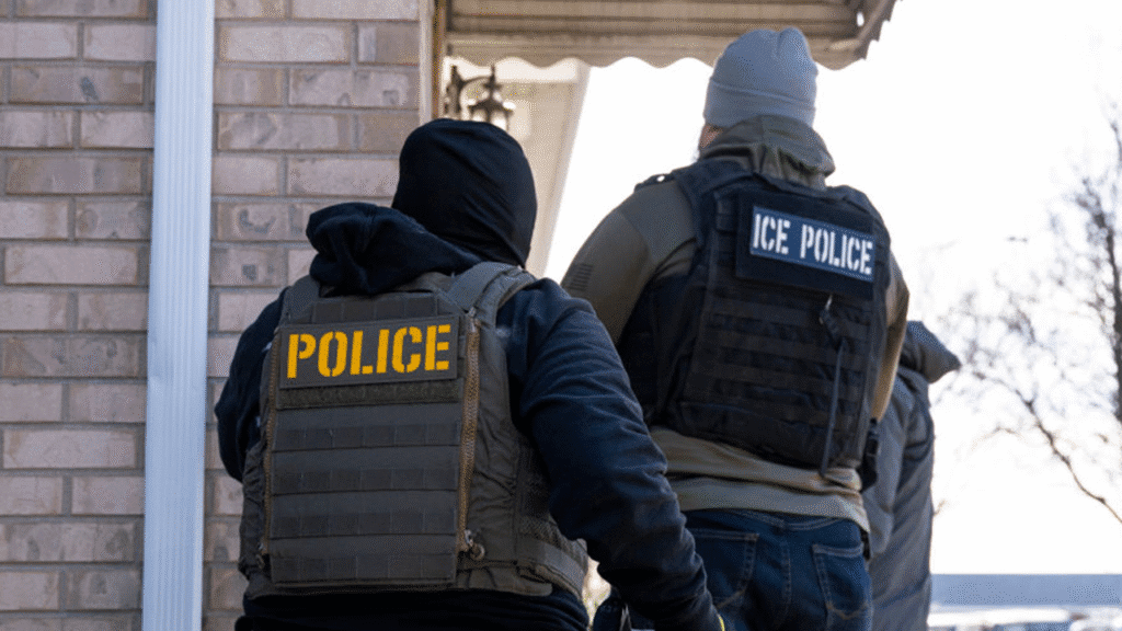 Ice agents il getty.png