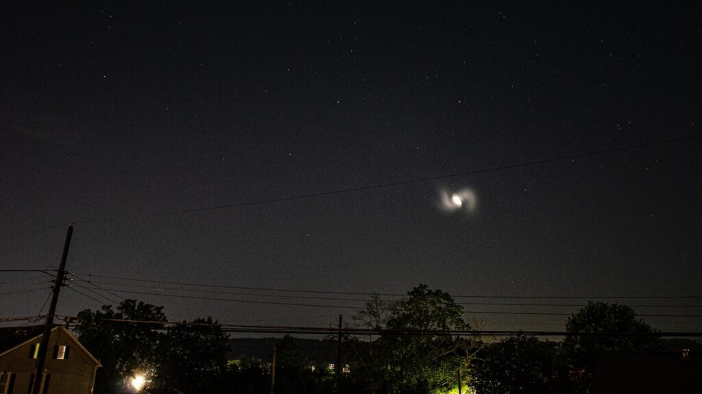 Stargazers dazzled as spirals of light appear in night sky Main spiral ht jt 250813 1755111050151 hpmain 16x9.jpg