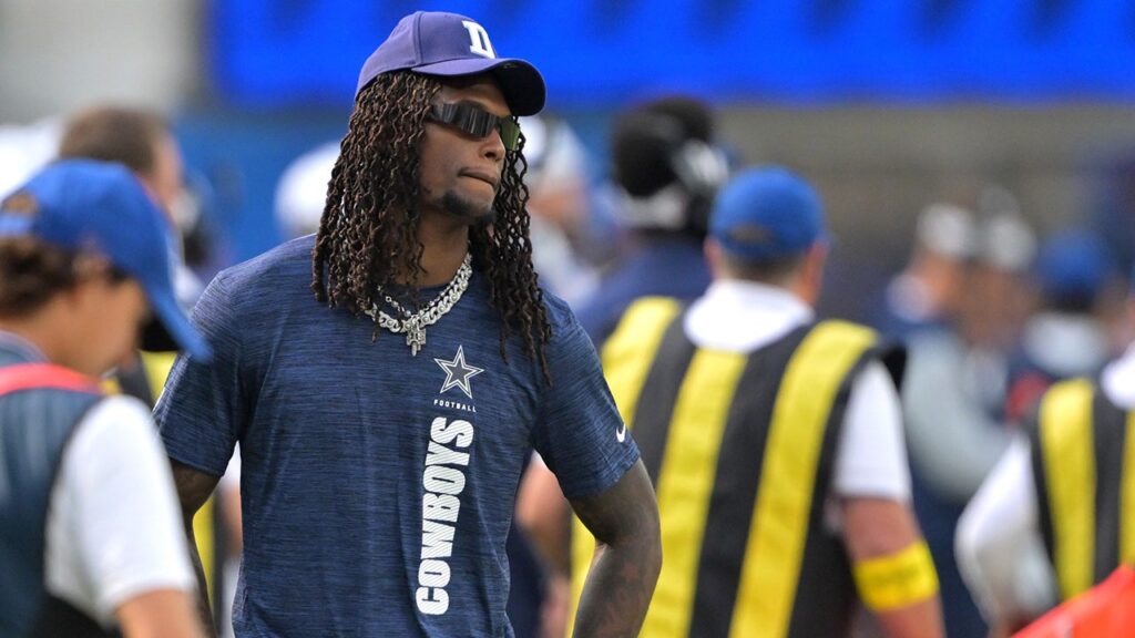 NFL news: CeeDee Lamb collides with official during Cowboys game Nfl cowboys ceedee lamb 081025.jpg