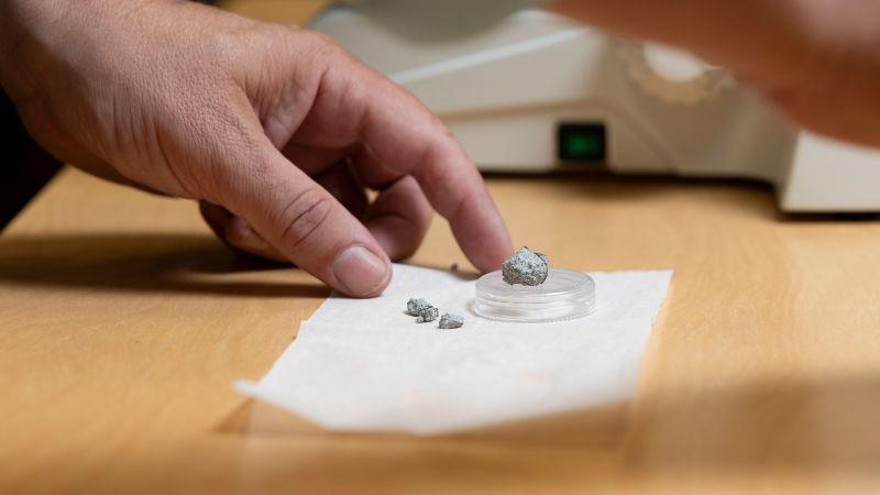 Meteorite that landed in Georgia this summer determined to be older than Earth itself, researchers say Ugameteoritecloseup2.jpg