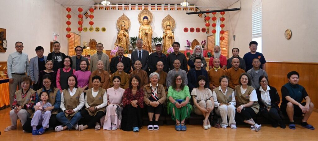 World Association of Chinese Mass Media Hosts Toronto 1 1200 88.jpg