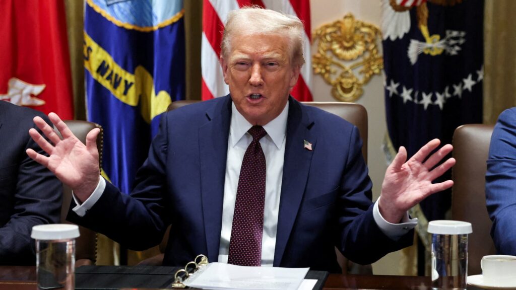 108190968 17562344792025 08 26t182537z 68056004 rc25fgay84tv rtrmadp 0 usa trump cook bonds.jpeg