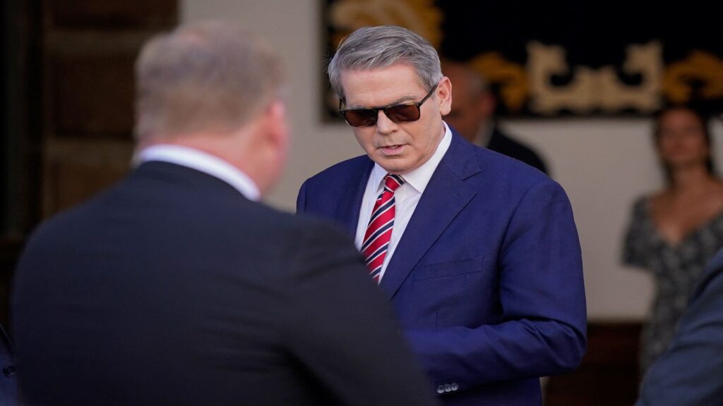 108198505 17578568032025 09 14t120451z 1471127964 rc2orgatn9oy rtrmadp 0 usa trump tariffs china.jpe