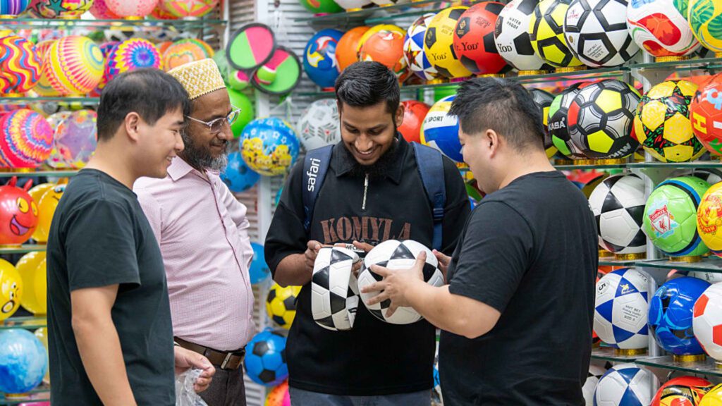 China’s trade shifts away from U.S., even in Yiwu 108199709 1758081205398 gettyimages 2235700922 vcg111591296492.jpeg