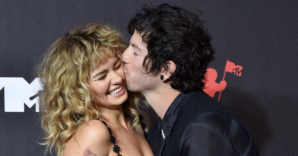 Debby Ryan announces pregnancy, first child with Twenty One Pilots’ Josh Dun 250908 debby ryan josh dun pregnant se 1043a e4d636.jpg