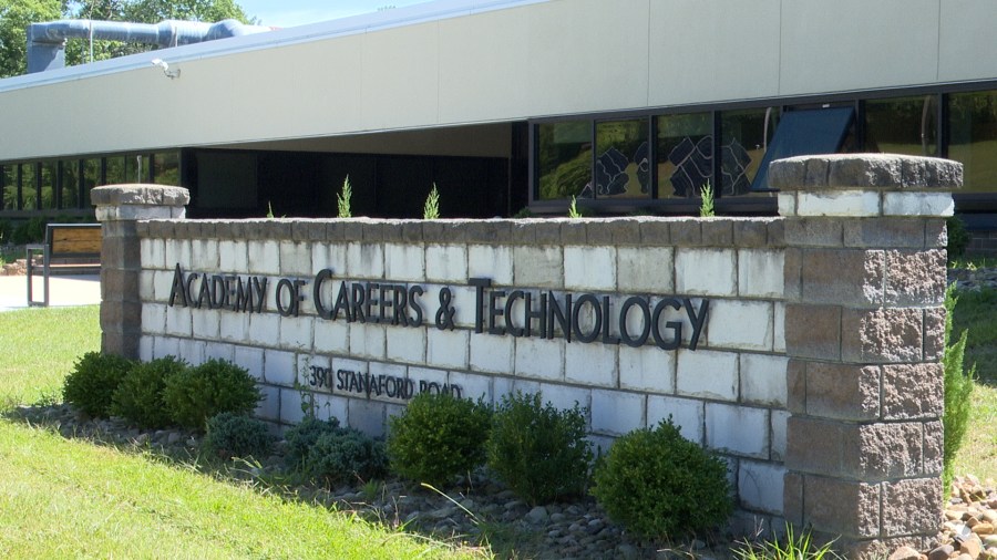 Funding cuts threaten career and technical programs 3d9a9fbdfc981c5e3c951465f6563215.jpeg