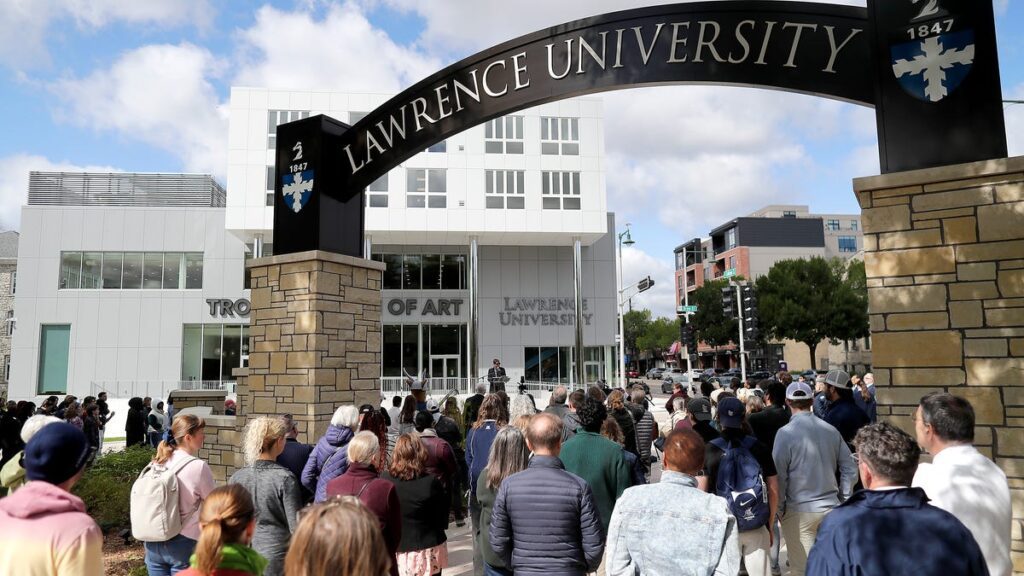 85995519007 apc lu west campus 115872 090525 wag.jpg