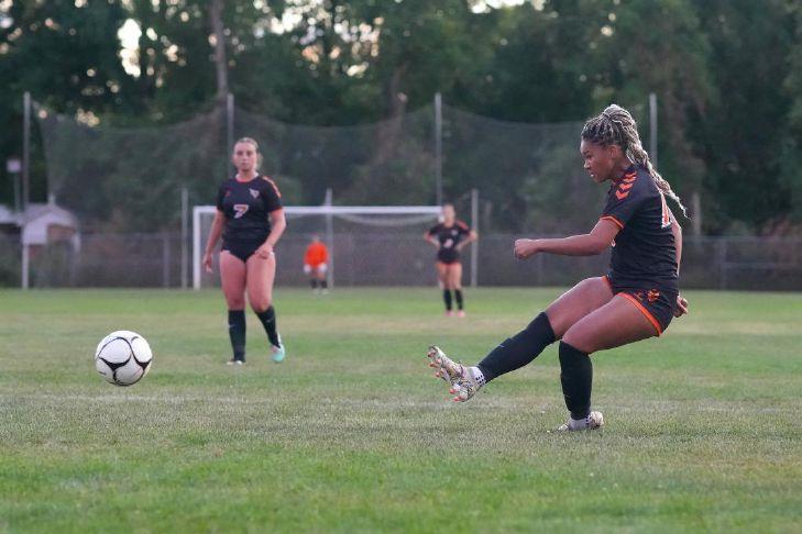 Sun Community NewsAbellard nets 200th career point as PHS ties SchuylervilleSCHUYLERVILLE | Senior striker Amaya Abellard scored twice to lead Plattsburgh High to a 2-2 draw with Section II's Schuylerville in….1 hour ago 92470 1.jpeg