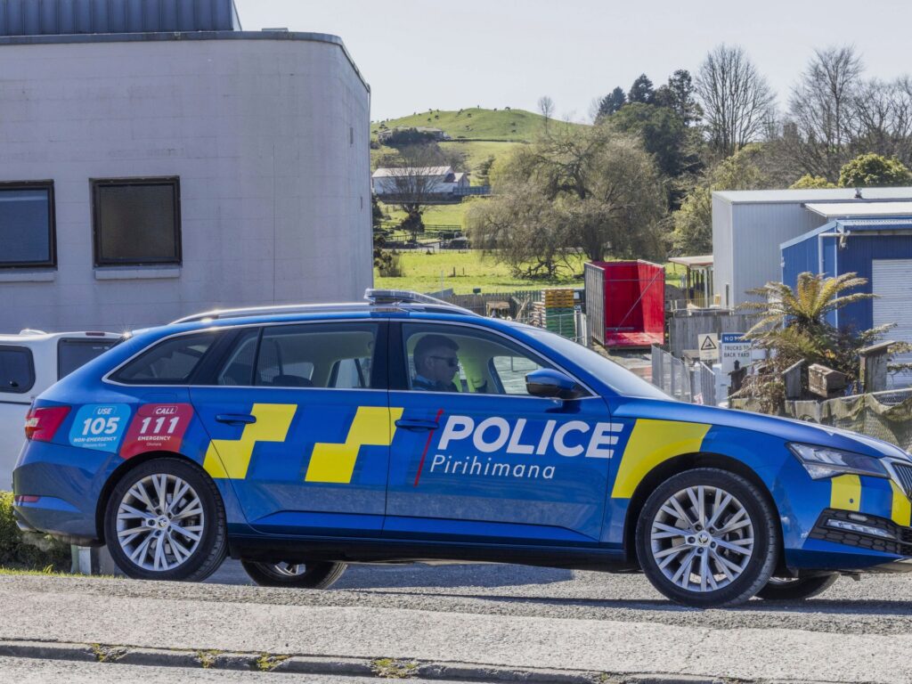 Ap25251000502763 1757298384.jpg