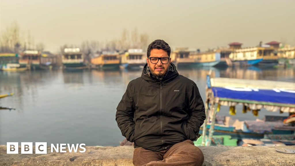 Young influencers chronicle their lives and culture online D5a40010 83f0 11f0 9648 cd48a6caa00f.jpg