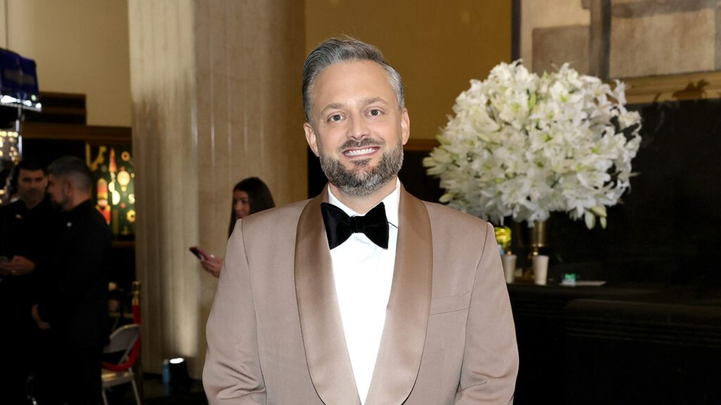 Comedian Nate Bargatze tells CBS he feels religious calling in comedy career Nate bargatze cbs clean comedy.jpg