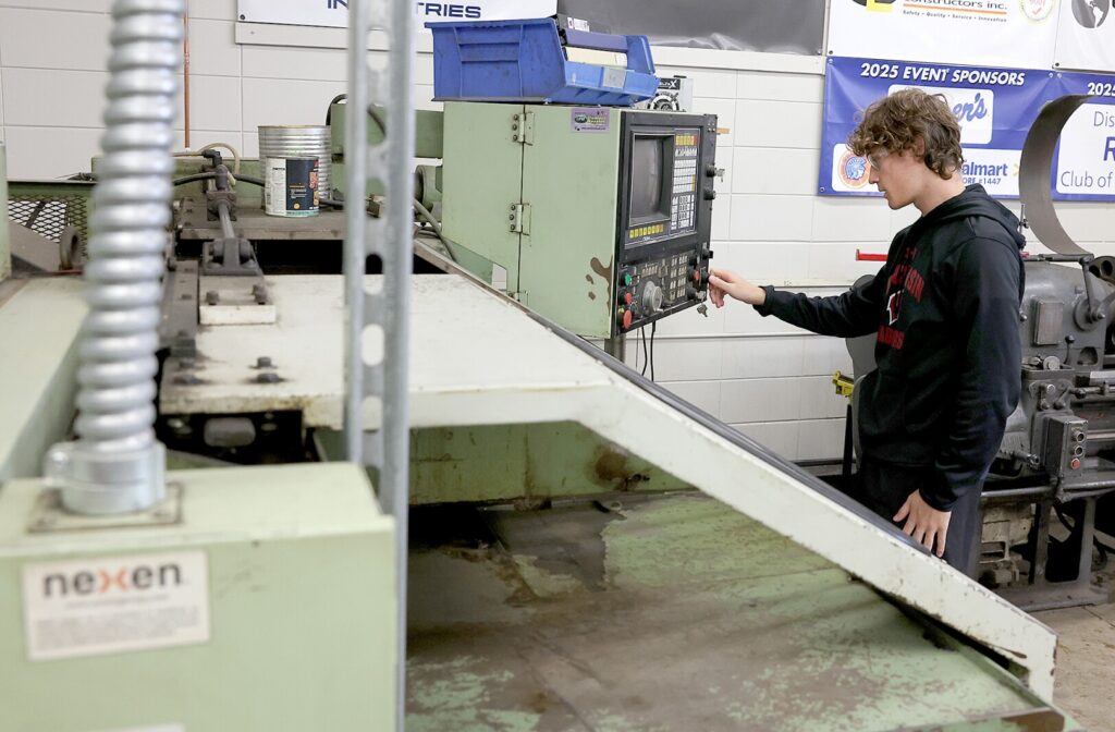 Urlhttps3a2f2fforum communications production web.s3.us west 2.amazonaws.com2fbrightspot2fe6.jpeg