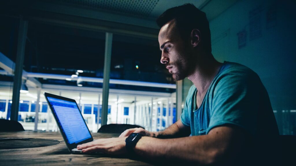 105764975 1551295201836overtime late night working session on laptop in start up company t20 k6v613.jpeg