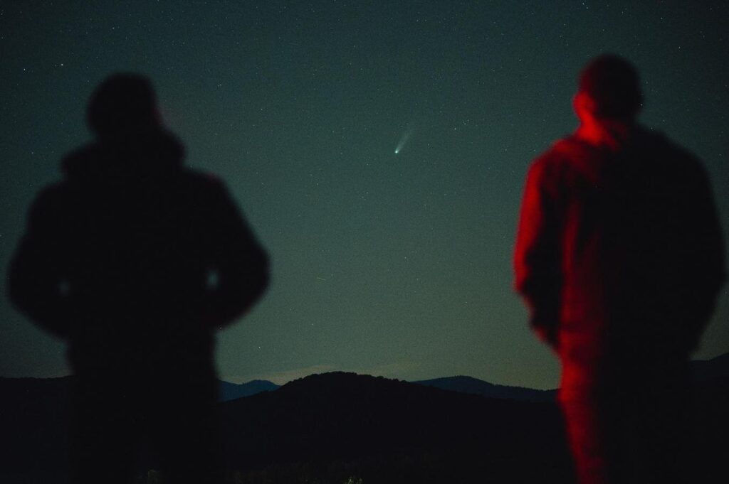 How To Grab A Final Chance To See The Comet On Saturday Night 1761494789 0x0.jpg
