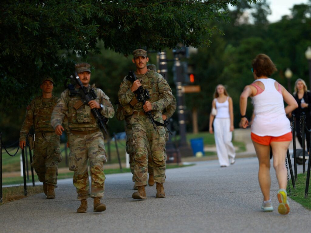 2025 10 04t100544z 1372289981 rc27fgavrrc6 rtrmadp 3 usa trump dc crime 1759692140.jpg