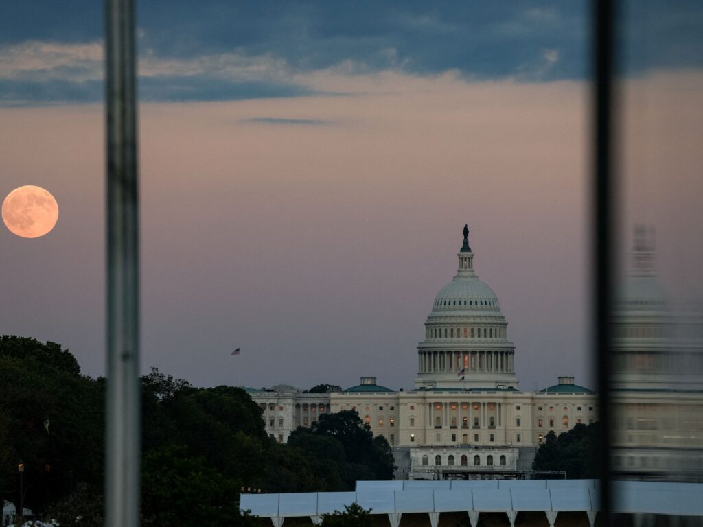 2025 10 06t234431z 1186391928 rc2m6haajdew rtrmadp 3 usa shutdown 1759803764.jpg