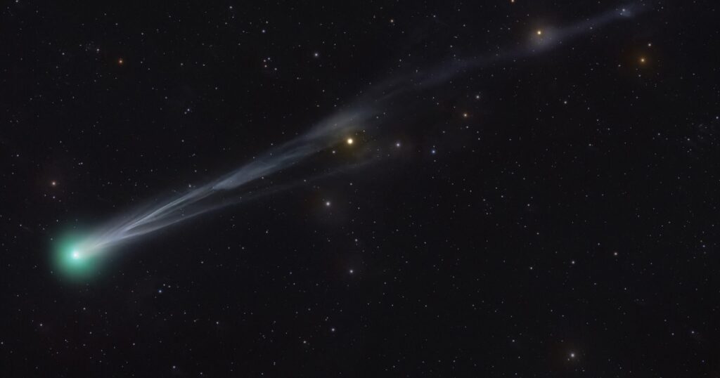 251010 comet lemmon julien de winter victor sabet ew 1240p 2fb820.jpg
