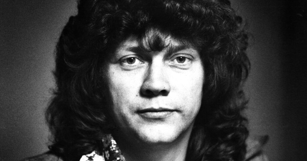 251010 john lodge moody blues obit se 1244p 7623e6.jpg