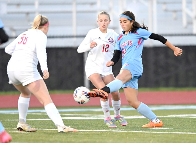 Galinis thankful for teammates as career ends | News, Sports, Jobs B1 ch girls soccer 1 682x500.jpg