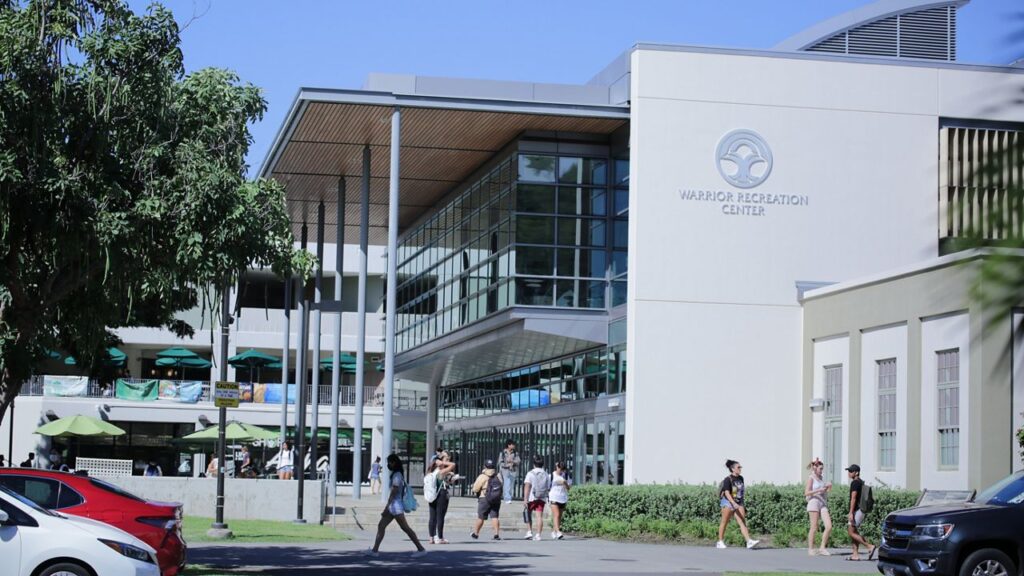 Hawaii uhcampus brianmcinnis 100825.jpeg