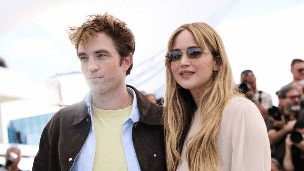 Robert pattinson jennifer lawrence getty h 2025.png