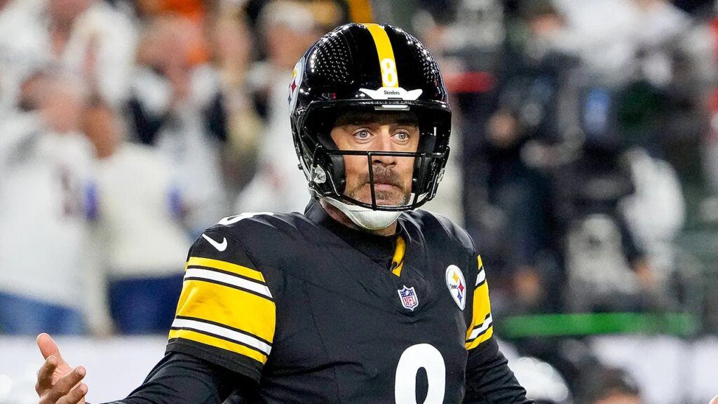 Aaron rodgers steelers bengals 1.jpg