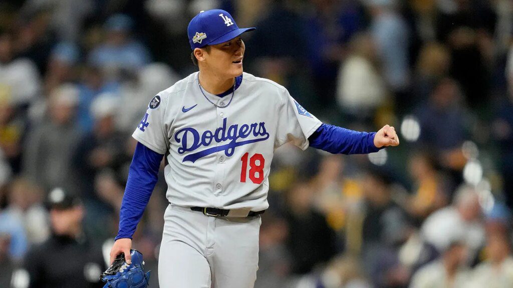 Dodgers yoshinobu yamamoto celebrates brewers.jpg