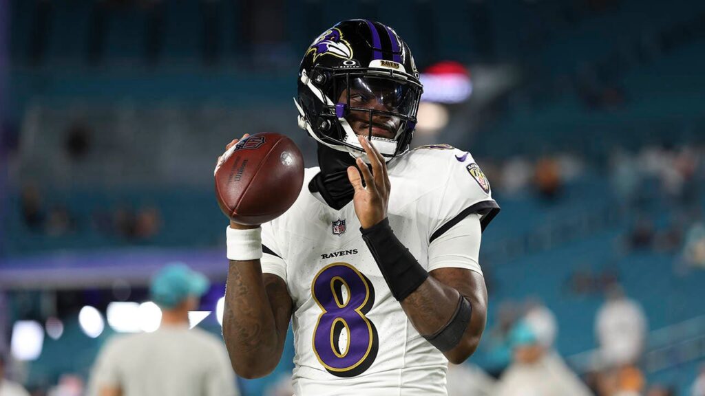 Lamar Jackson throws 4 touchdowns in thrilling Ravens return vs Dolphins Lamar jackson week 9 dolphins.jpg