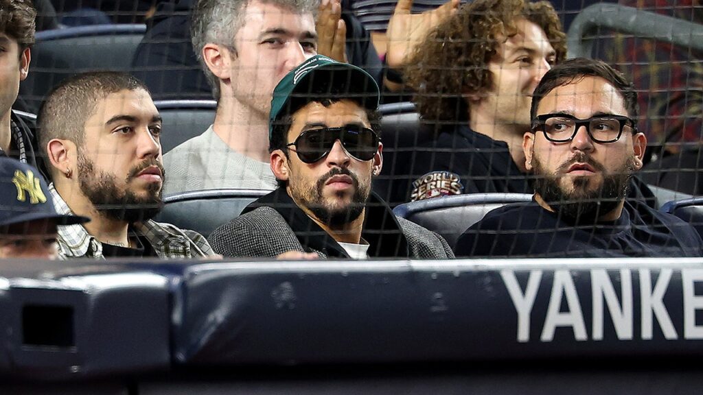 Mlb yankees bad bunny 100825 2.jpg