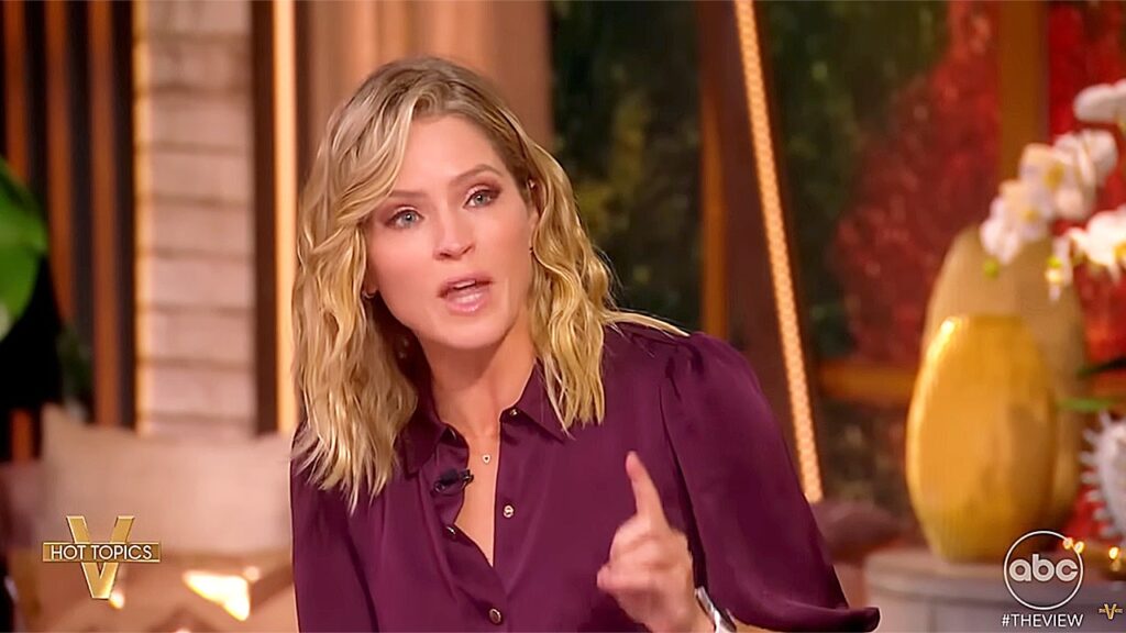 Sara haines the view porter.jpg