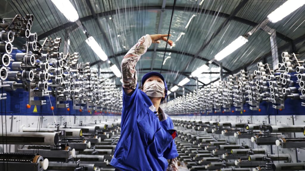 China factory activity edges up in November but remains in contraction 108233961 1764487148810 gettyimages 2227117432 AFP 68DM7CQ.jpeg