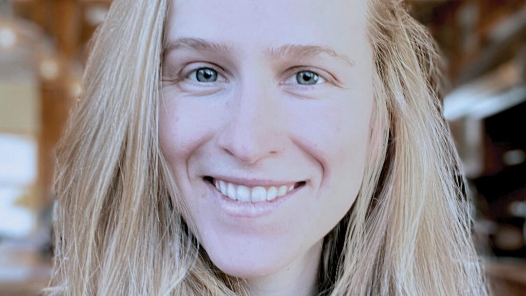 Science NewsHow did Pluto capture its largest moon, Charon?Planetary scientist Adeene Denton runs computer simulations to investigate Pluto, the moons of Saturn and other icy bodies in the solar….23 hours ago 2025 sntowatch adeenedenton feat.jpg