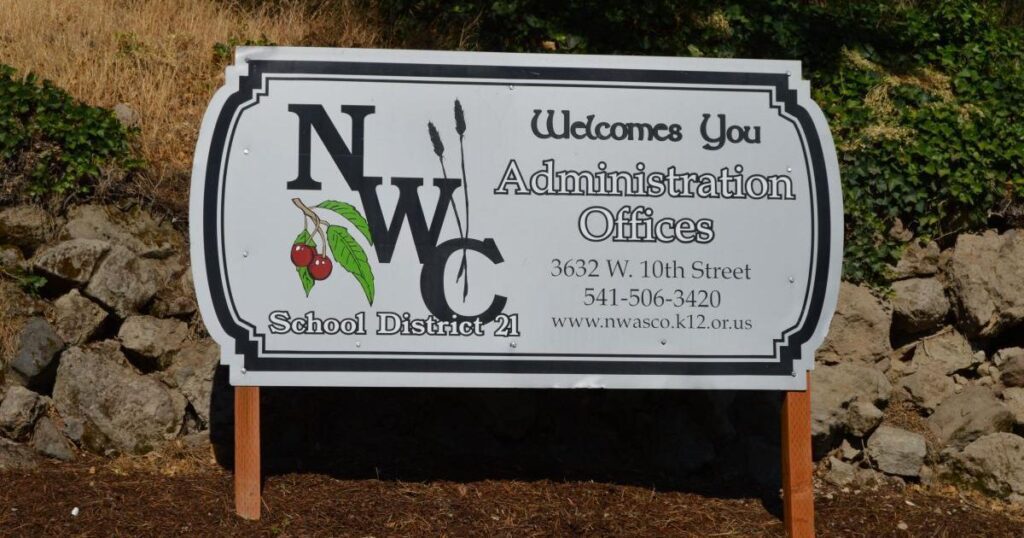 Columbia Gorge NewsD21 Education Association expresses concerns about short staffingTHE DALLES — At the October 23, 2025 meeting of the North Wasco County School Board meeting, D21 Education Association President Kate Galt….11 hours ago 675886589c3ab.image .jpg