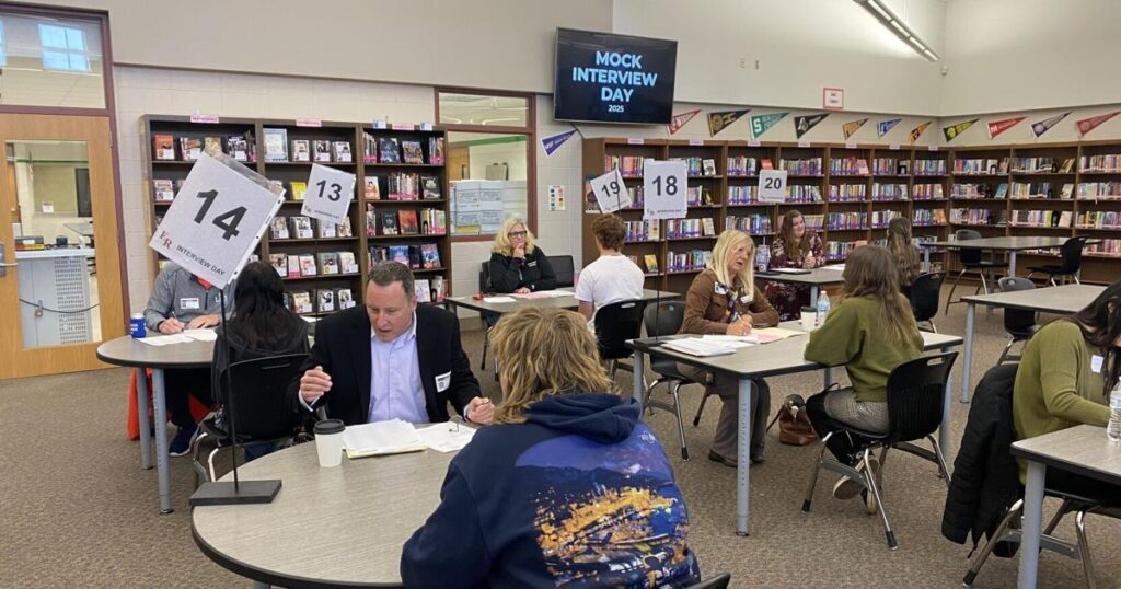 hometownsource.comISD 728 students gain hands-on career and college experienceStudents across the Elk River Area School District are getting a head start on exploring careers and colleges through hands-on experiences….7 hours ago 690aa32a244b0.image .jpg