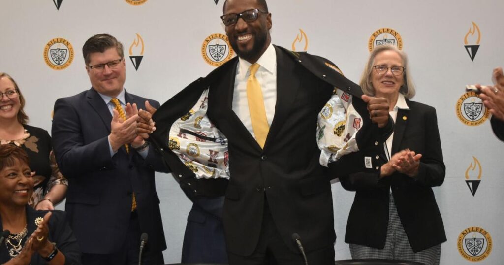 The Killeen Daily HeraldKilleen ISD Education News UpdateBig moves by the Killeen Independent School District recently have been making headlines, including the naming of a new superintendent,….13 hours ago 691e554b6fec9.preview.jpg