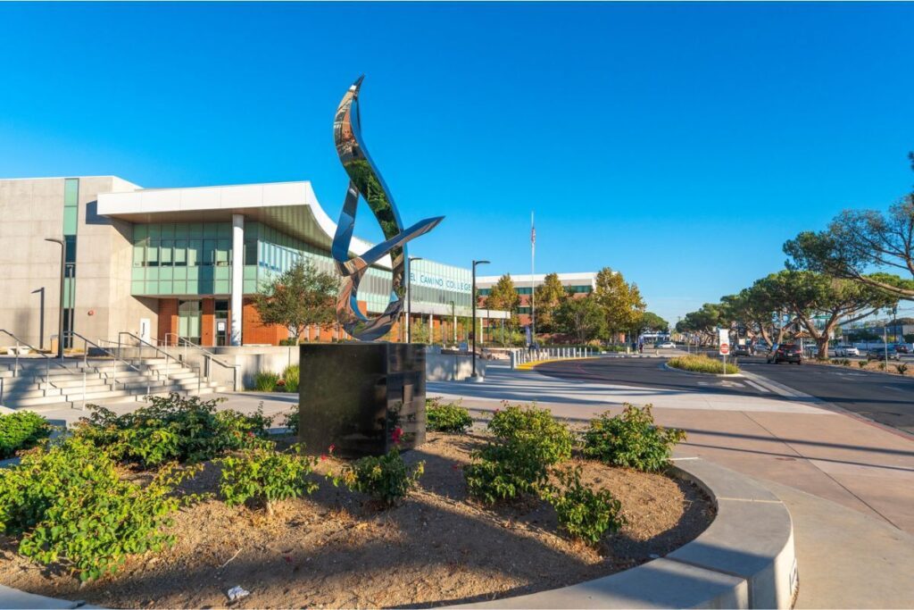 Collision Engineering Career Alliance Expands to Seventh School El camino college web full.jpg