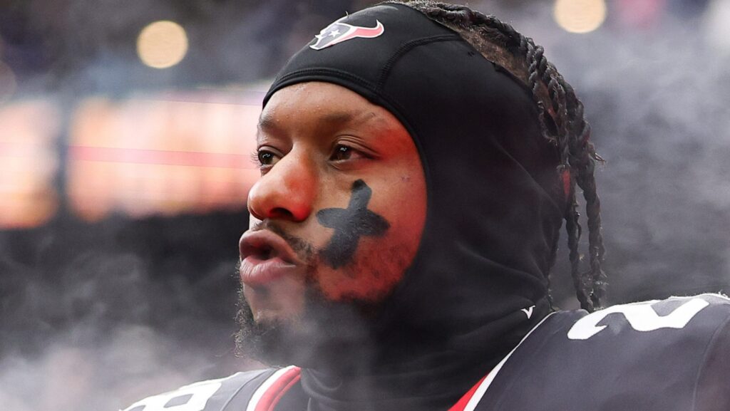 Texans Joe Mixon Takes ‘Rare’ Action After Ominous Career News MixCollage 13 Nov 2025 07 50 PM 3596 e1763085278841.jpg