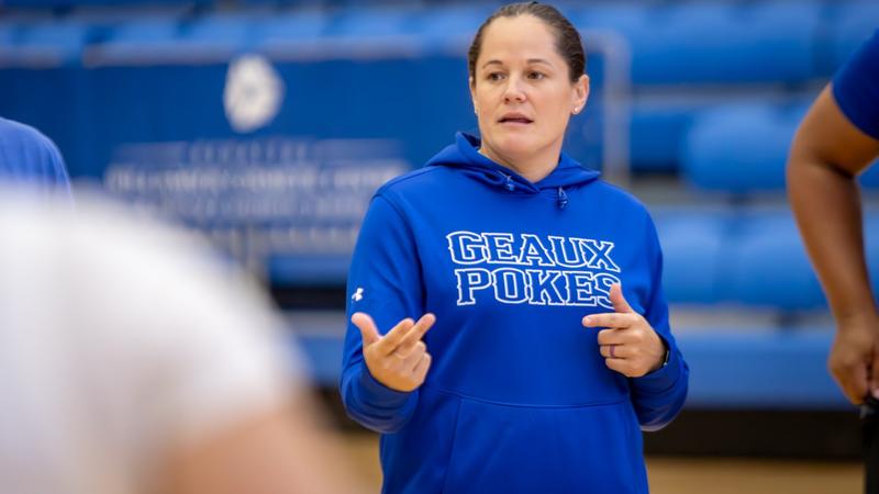 WBB: The Ayla Guzzardo Era Begins Monday In Education Game Fit.jpeg