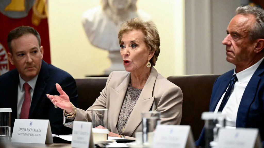 Linda mcmahon.jpg